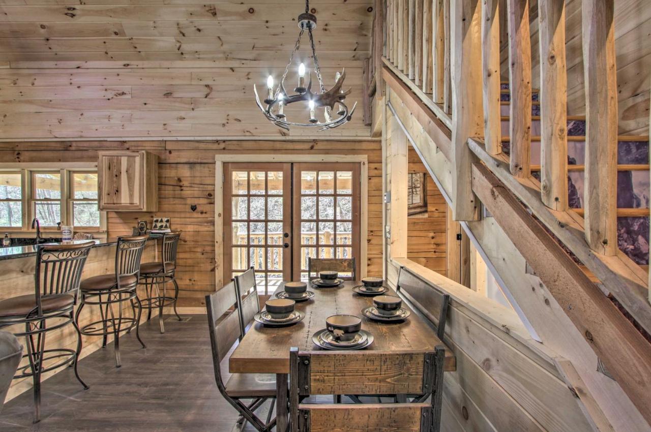 The Phoenix Cabin With Hot Tub In Gatlinburg! Exteriör bild