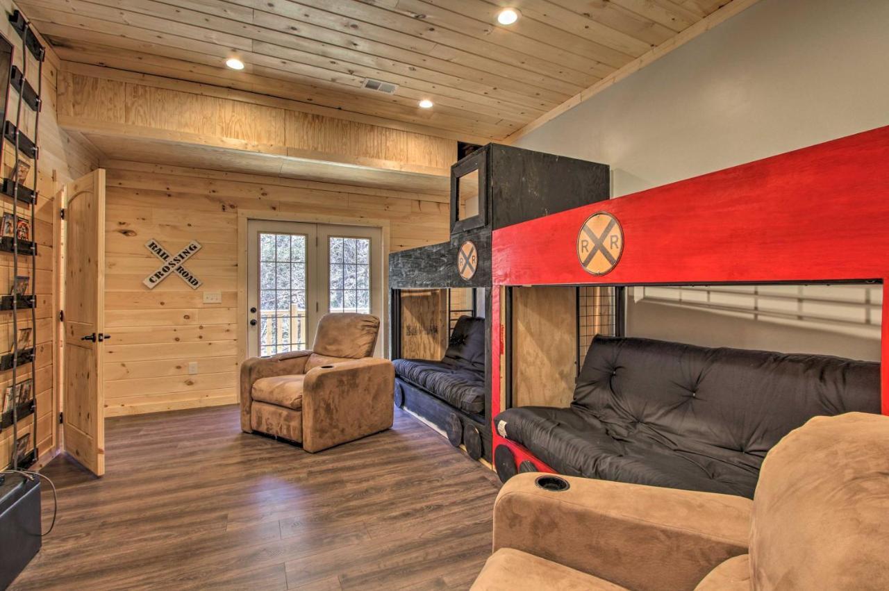 The Phoenix Cabin With Hot Tub In Gatlinburg! Exteriör bild