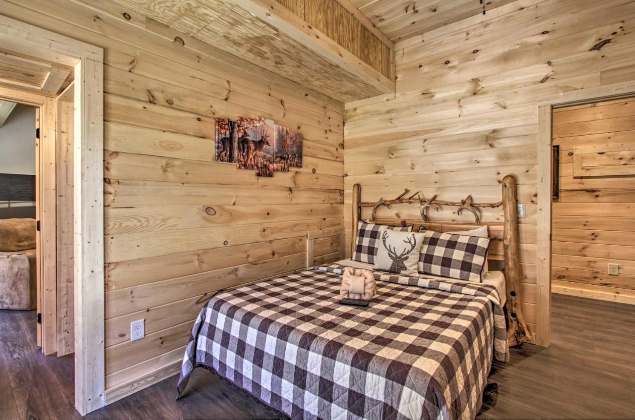 The Phoenix Cabin With Hot Tub In Gatlinburg! Exteriör bild
